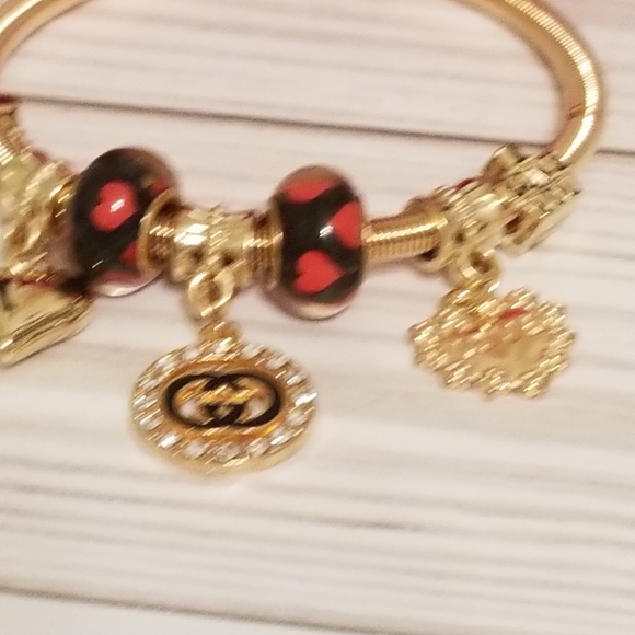 Charm Bracelet with Glass Beads and Hearts New - Picture 4 of 7